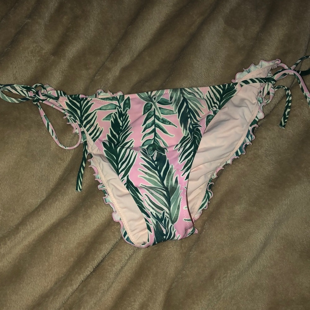 Like new side tie bathing suit bottoms